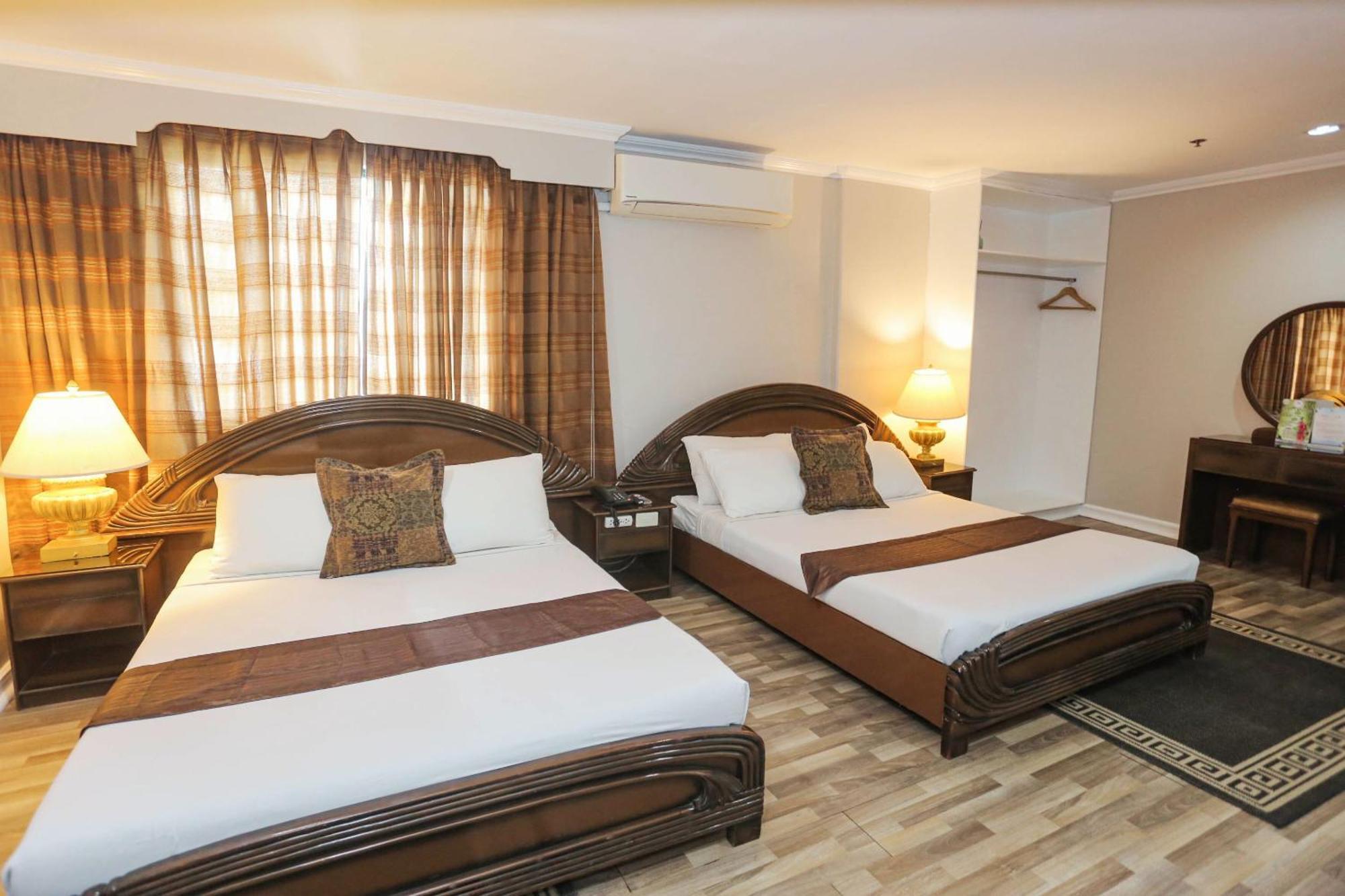 Holiday Plaza Hotel - سيبو المظهر الخارجي الصورة