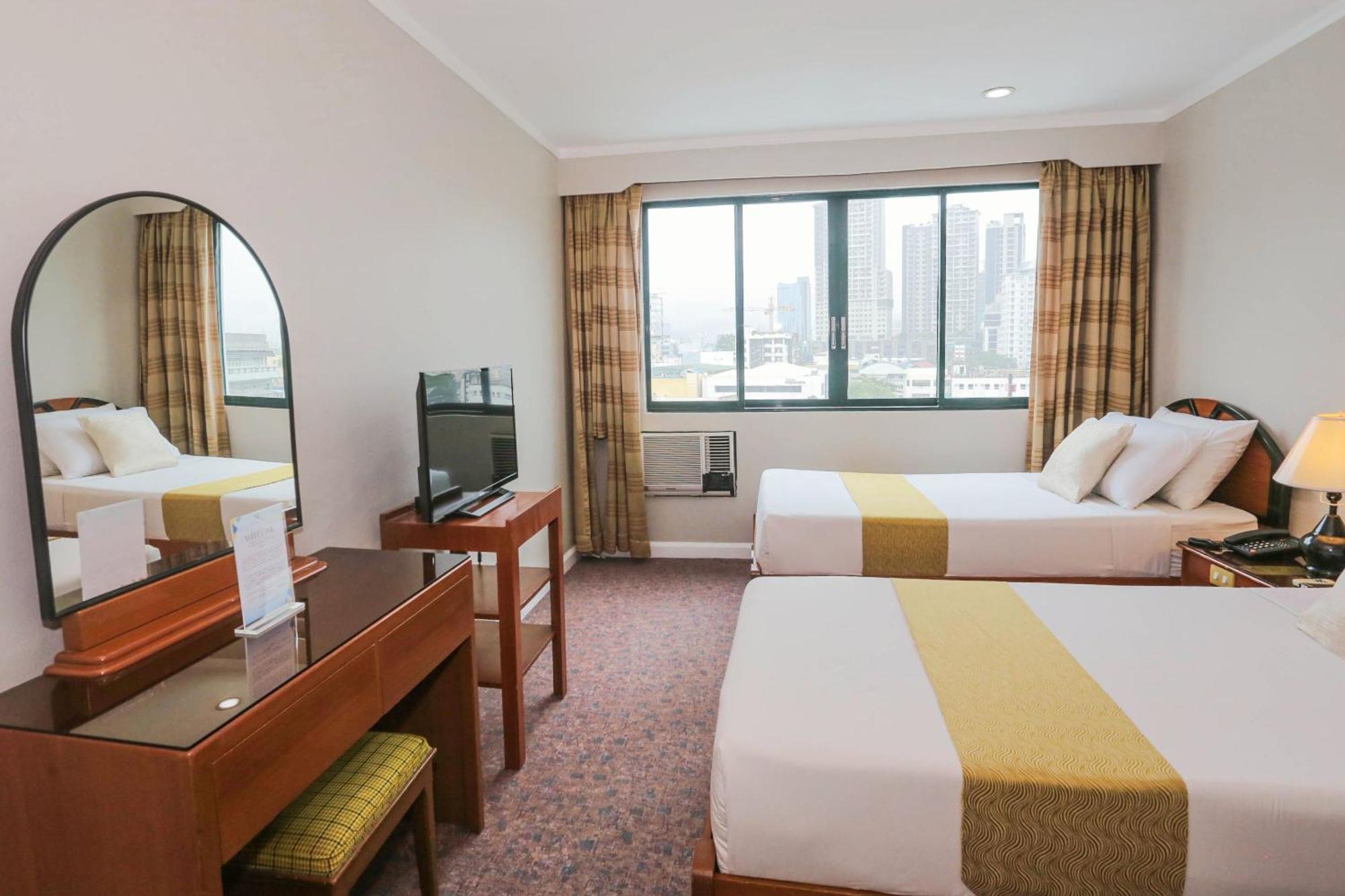 Holiday Plaza Hotel - سيبو المظهر الخارجي الصورة