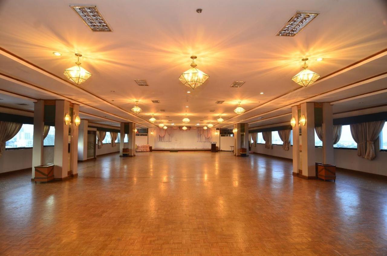 Holiday Plaza Hotel - سيبو المظهر الخارجي الصورة